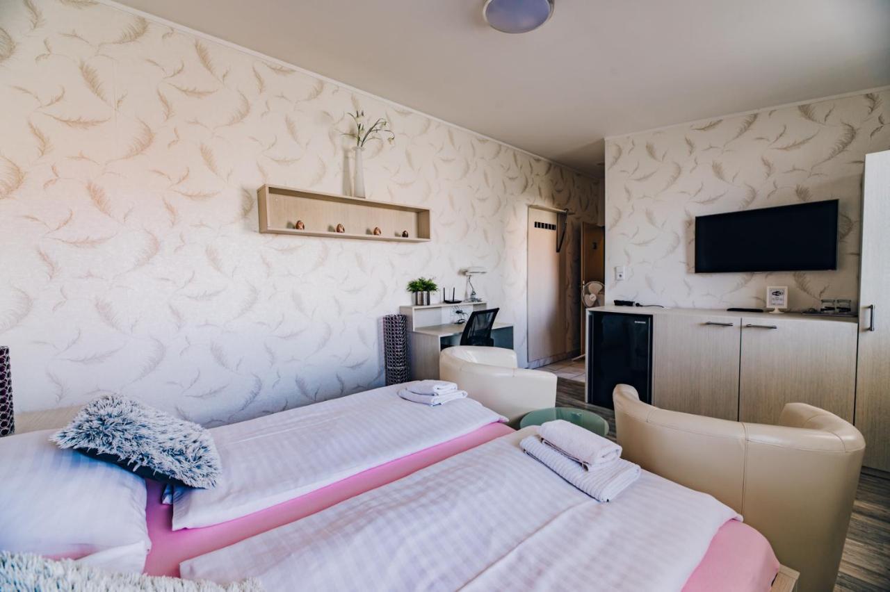 Point Pension Бърно Екстериор снимка