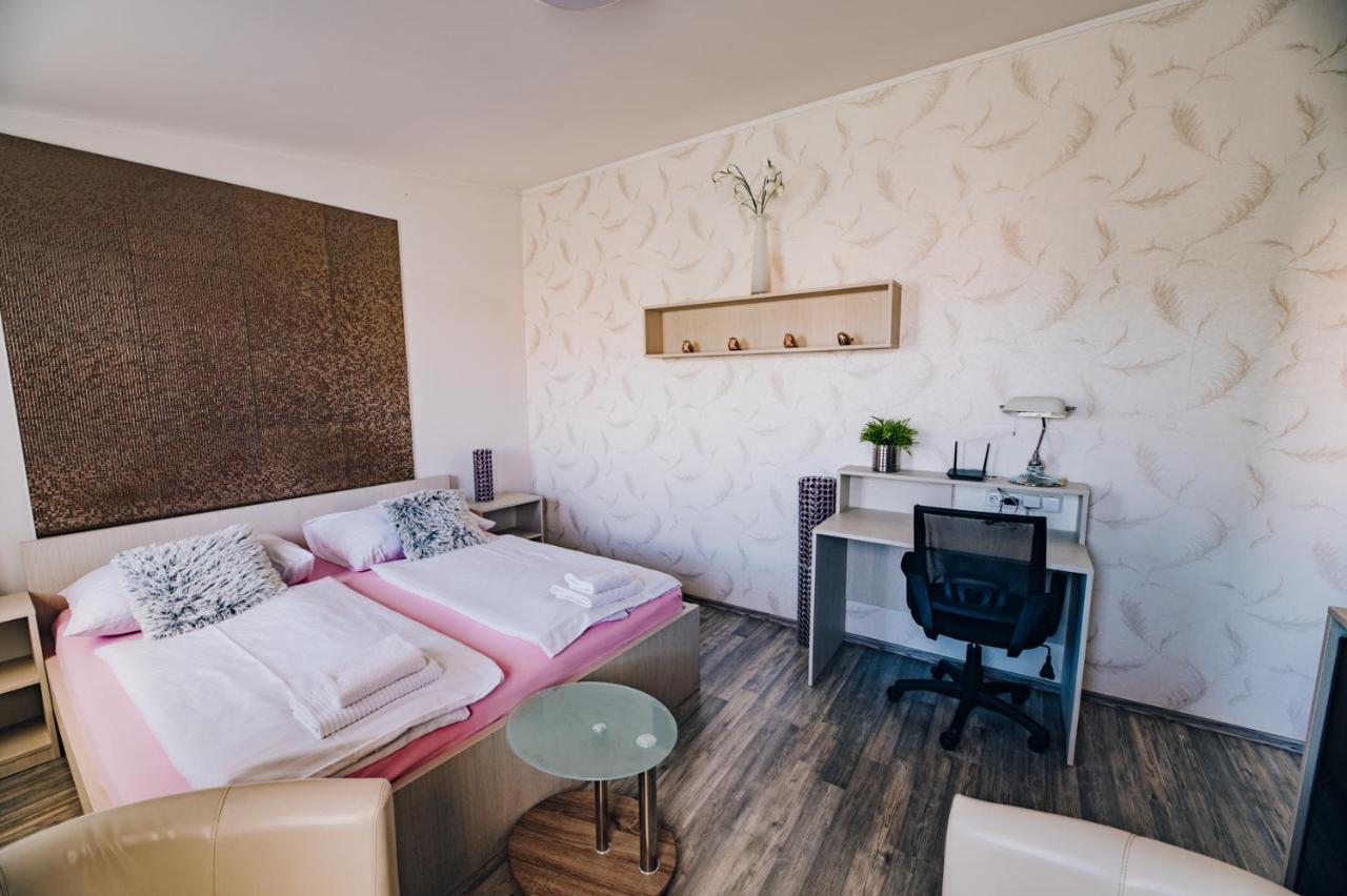 Point Pension Бърно Екстериор снимка